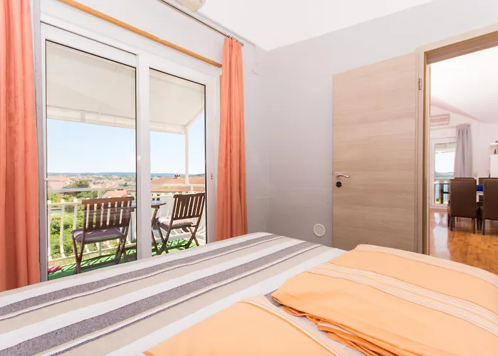 Present 203 Trogir