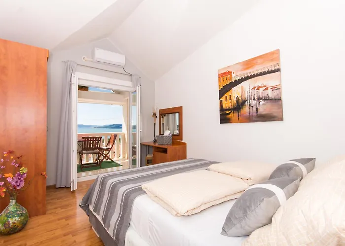 Apartament Present 203 *